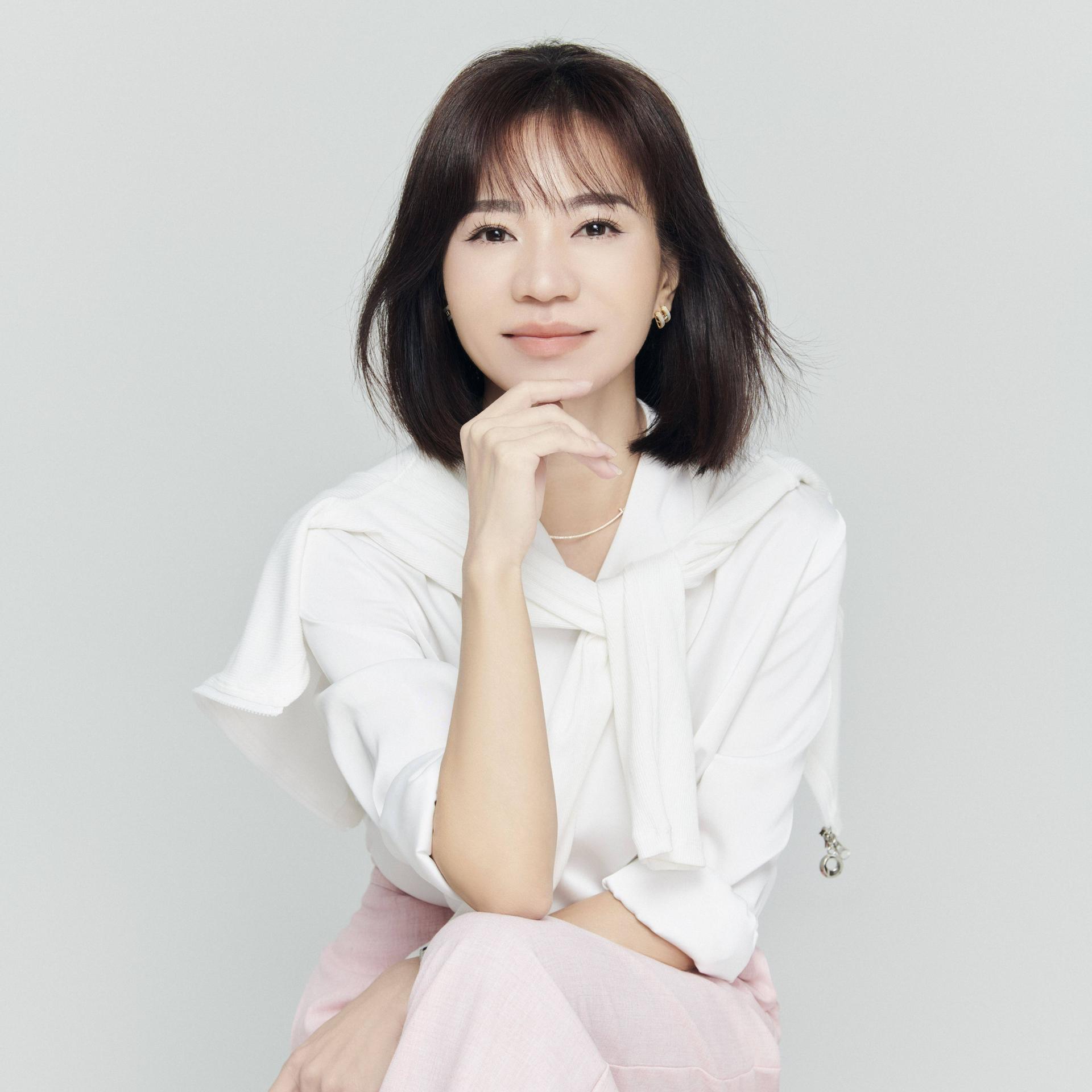 Elva Ouyang