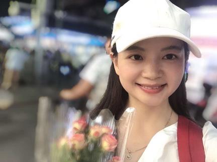 ESMEY YANYU ZHENG